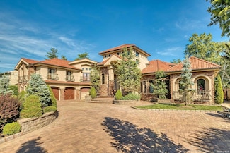 959 S End, Woodmere, NY 11598