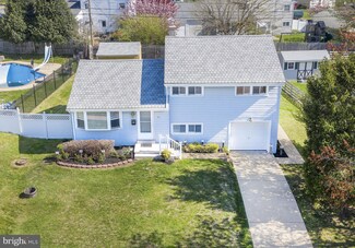 35 Ruby Dr, Claymont, DE 19703