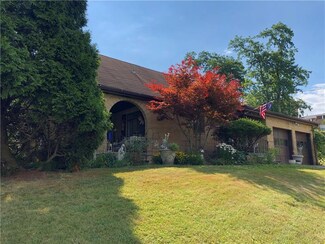 2783 Grant St, New Kensington, PA 15068