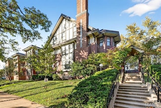 5381 Pershing Ave Unit 104, Saint Louis, MO 63112