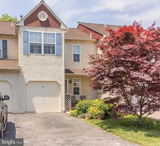 18 Viburnum Ct, Lafayette Hill, PA 19444