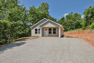 302 College St, Crane, MO 65633