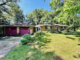 809 W Mishawaka Rd, Elkhart, IN 46517