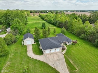 45230 Cemetery Rd, Wellington, OH 44090