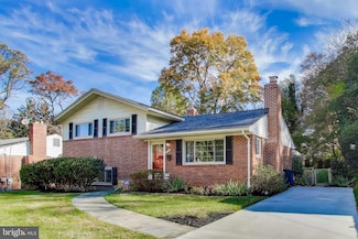 9809 Holmhurst Rd, Bethesda, MD 20817