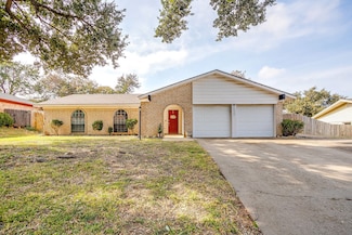 6820 Whitman Ave, Fort Worth, TX 76133