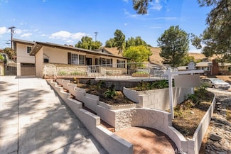 9951 Glencrest Cir, Burbank, CA 91504