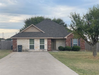 150 Hunters Cir, Weatherford, TX 76088