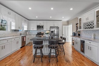 12 Rice St Unit 2, Salem, MA 01970