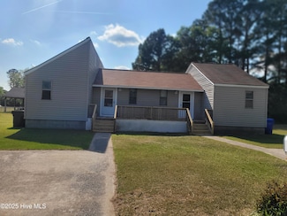 105 Juniper Ln Unit A/B, Greenville, NC 27858