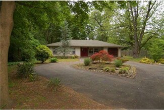 265 Sunset Rd, Barrington, NJ 08007