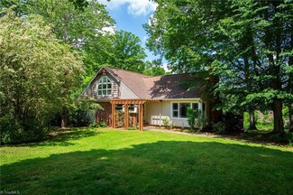 707 Woodcrest Dr, Winston Salem, NC 27104