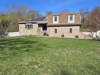 2262 Ridge Rd, North Haven, CT 06473