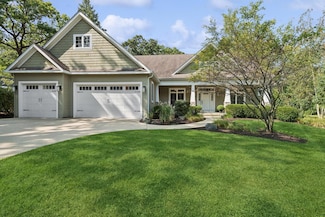 N1615 Wooddale Dr, Lake Geneva, WI 53147