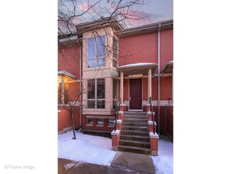 58 Legacy Ln, Wheeling, IL 60090