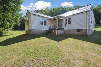 159 State Route 839, Dayton, PA 16222