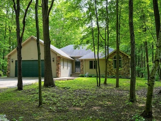 3820 Breen Rd, Emmett, MI 48022