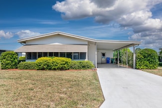 1543 Apache Cir, Tavares, FL 32778