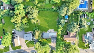 25 E 13th St, Huntington Station, NY 11746