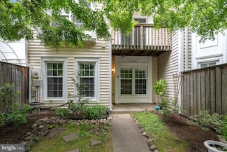 6028 Chestnut Hollow Ct, Centreville, VA 20121