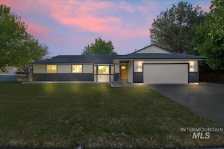965 N 13th E, Mountain Home, ID 83647