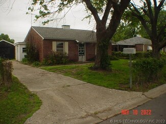 319 SE 5th St, Pryor, OK 74361