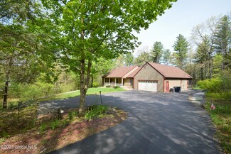 16 Fox Farm Rd, Queensbury, NY 12804