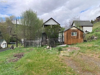 213 E Main St, Canyon City, OR 97820