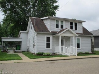 38 W 6th St, Dresden, OH 43821