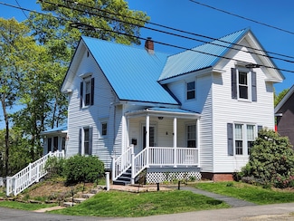 77 Cottage St, Bangor, ME 04401