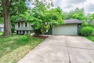 450 Evergreen Dr, Springboro, OH 45066