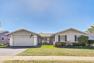 105 Parkchester Rd, Elk Grove Village, IL 60007