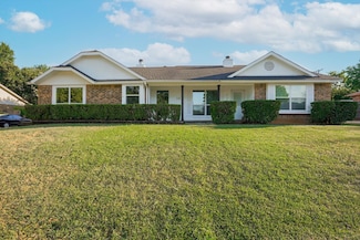 423 Augustine Dr, Euless, TX 76039