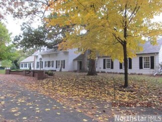 39 Echo St, Dellwood, MN 55110