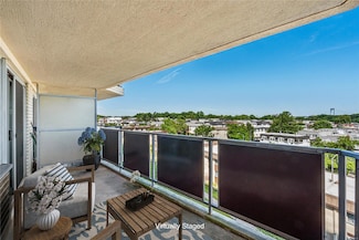17-85 215th St Unit 6R, Flushing, NY 11360