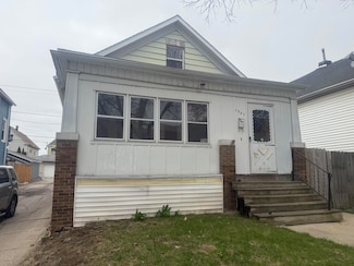 1937 S 15th St, Milwaukee, WI 53204