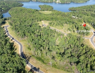 49 Lake Island Rd, Tuscaloosa, AL 35406
