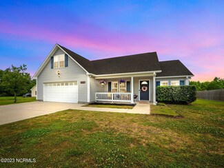 306 Otter Creek Ct, Richlands, NC 28574