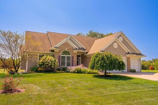 5126 Becht Rd, Coloma, MI 49038