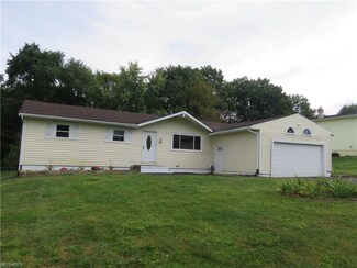 2617 3rd St NE, Canton, OH 44704