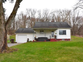 18225 Grange Center Rd, Saegertown, PA 16433