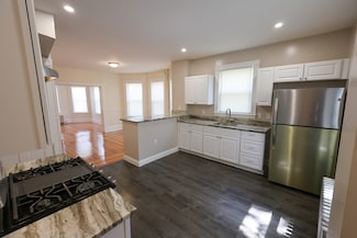 32 Robinson St Unit 1, Dorchester, MA 02122