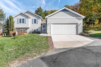 5177 Ridge Oak Dr, Madison, WI 53704