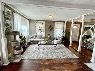 196 School St, Lowell, MA 01854