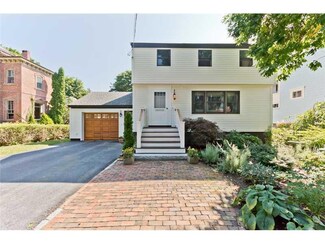 131 Vaughan St, Portland, ME 04102