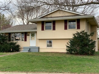 1903 Greene St, Adel, IA 50003