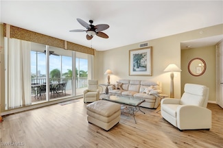 400 Flagship Dr Unit 403, Naples, FL 34108