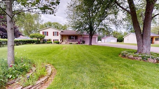 790 Sunny Acres Dr, Fremont, OH 43420