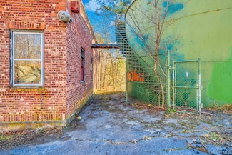 37 E Market St, Hyde Park, NY 12538