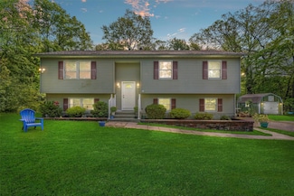 220 Twin Arch Rd, Rock Tavern, NY 12575